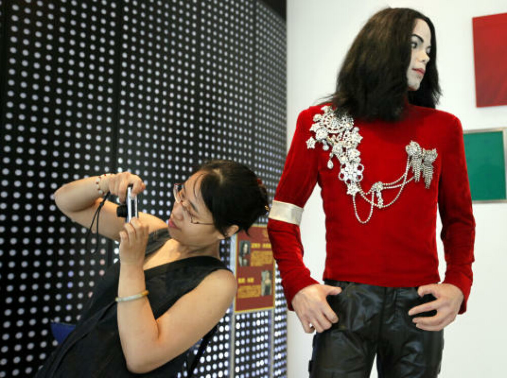 Madame Tussauds, loc de pelerinaj pentru fanii lui Michael Jackson! - Imaginea 3