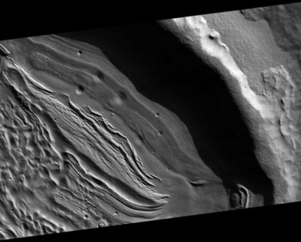 Uimitor! Niste pusti au descoperit o pestera pe Marte - Imaginea 3