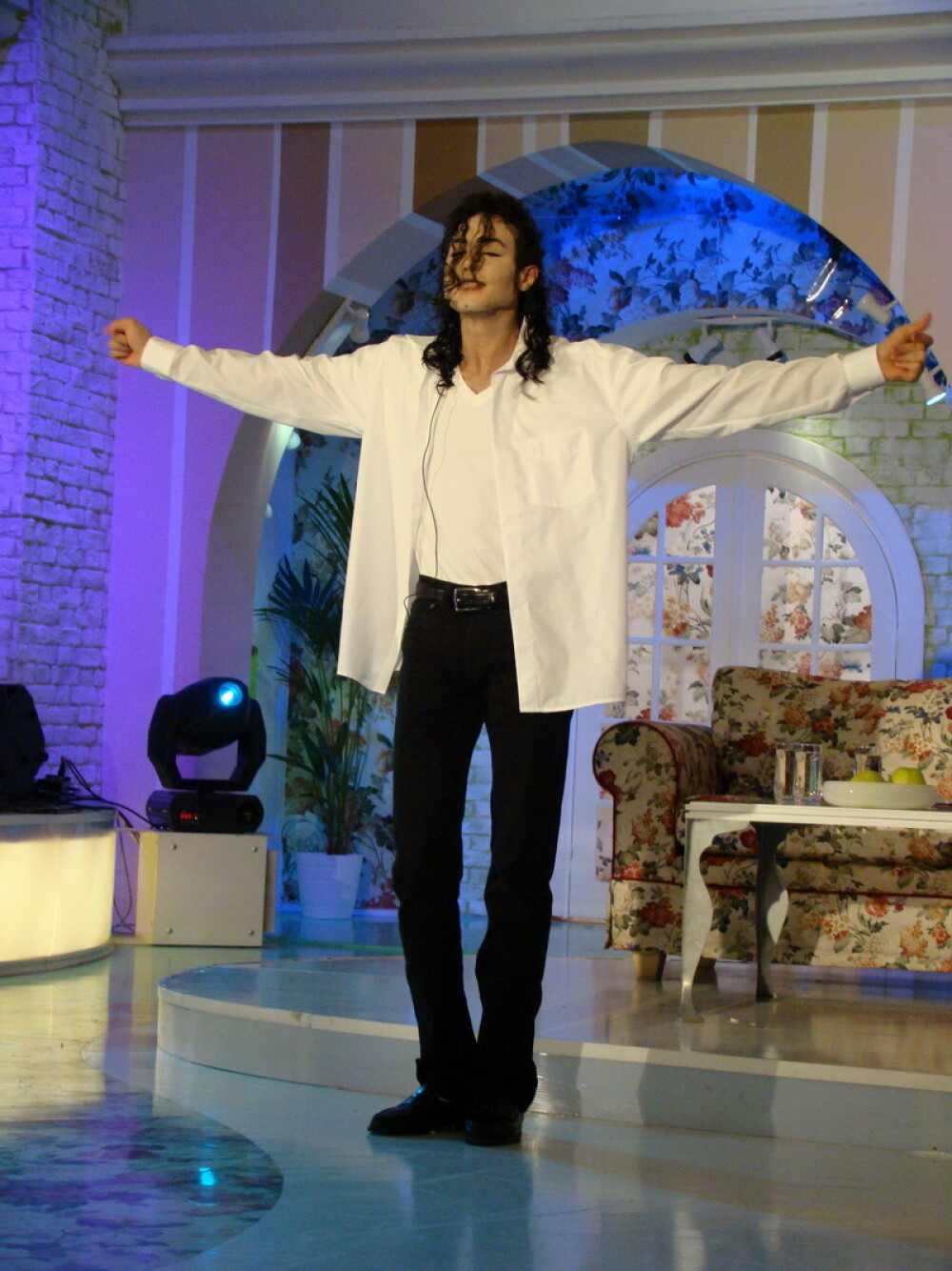 “Happy Hour” si Earnest Valentino aduc un omagiu lui Michael Jackson - Imaginea 3