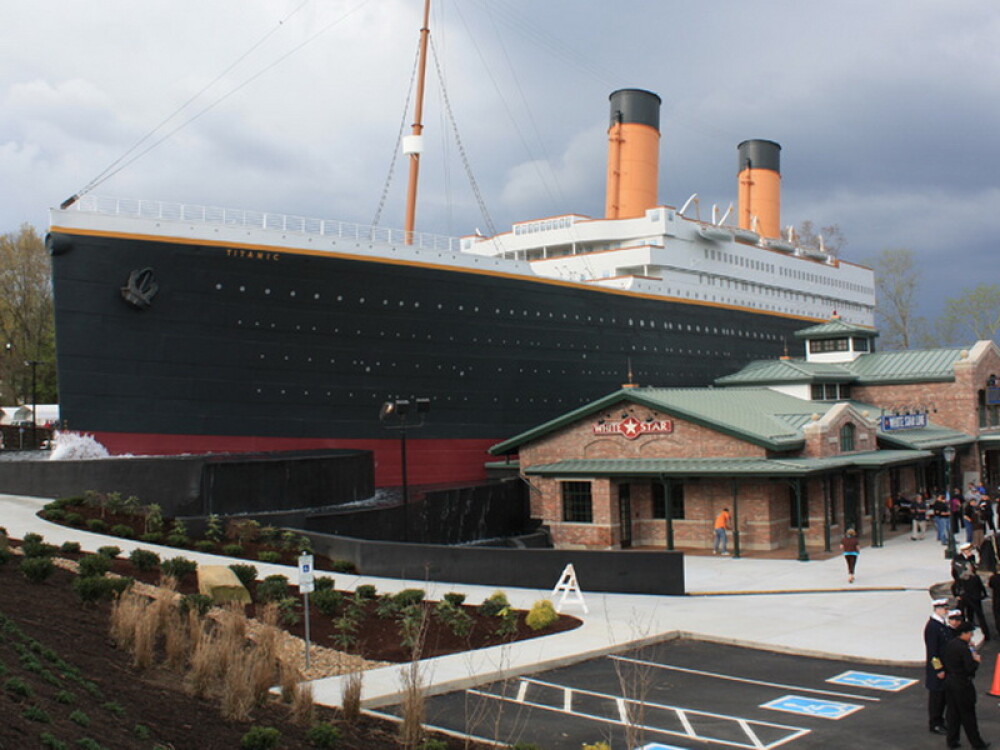 Titanicul continua sa aduca milioane de dolari in turism - Imaginea 9