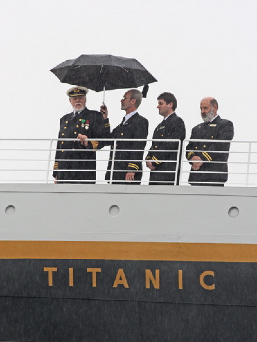 Titanicul continua sa aduca milioane de dolari in turism - Imaginea 10