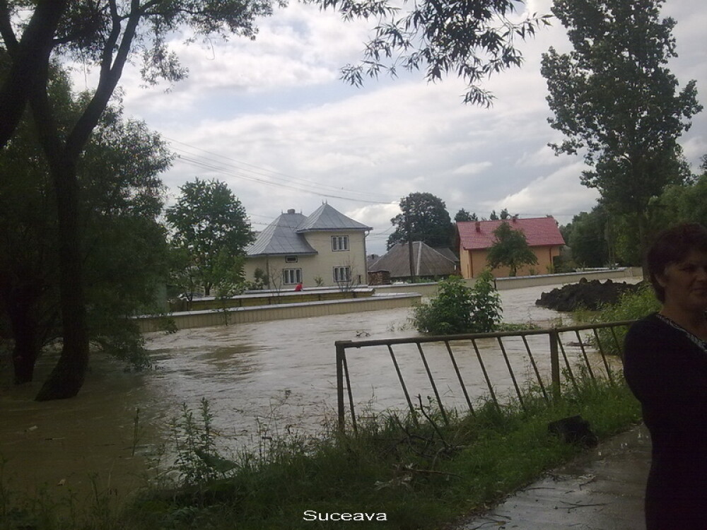 Moldova, tinutul spaimei si al apelor! 14 morti si drumuri blocate - Imaginea 21