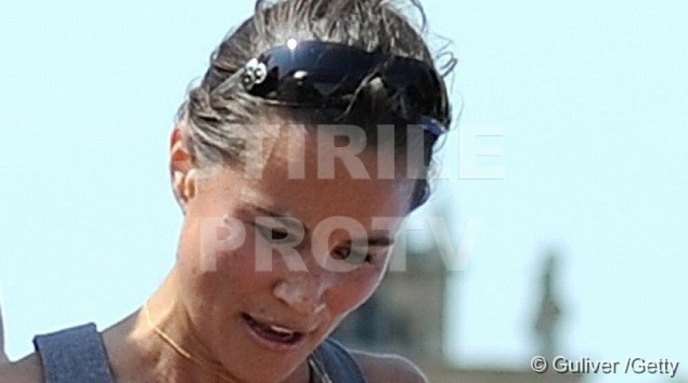 Pippa Middleton, la alergat cu ochelari de soare Bvlgari in valoare de 270 de lire sterline. FOTO - Imaginea 3