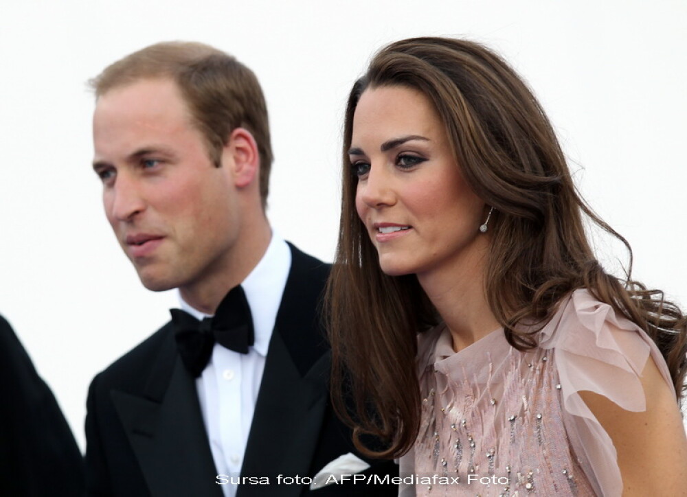 VIDEO. Printul William si ducesa Katherine, la prima aparitie oficiala. Kate a luat ochii tuturor - Imaginea 4
