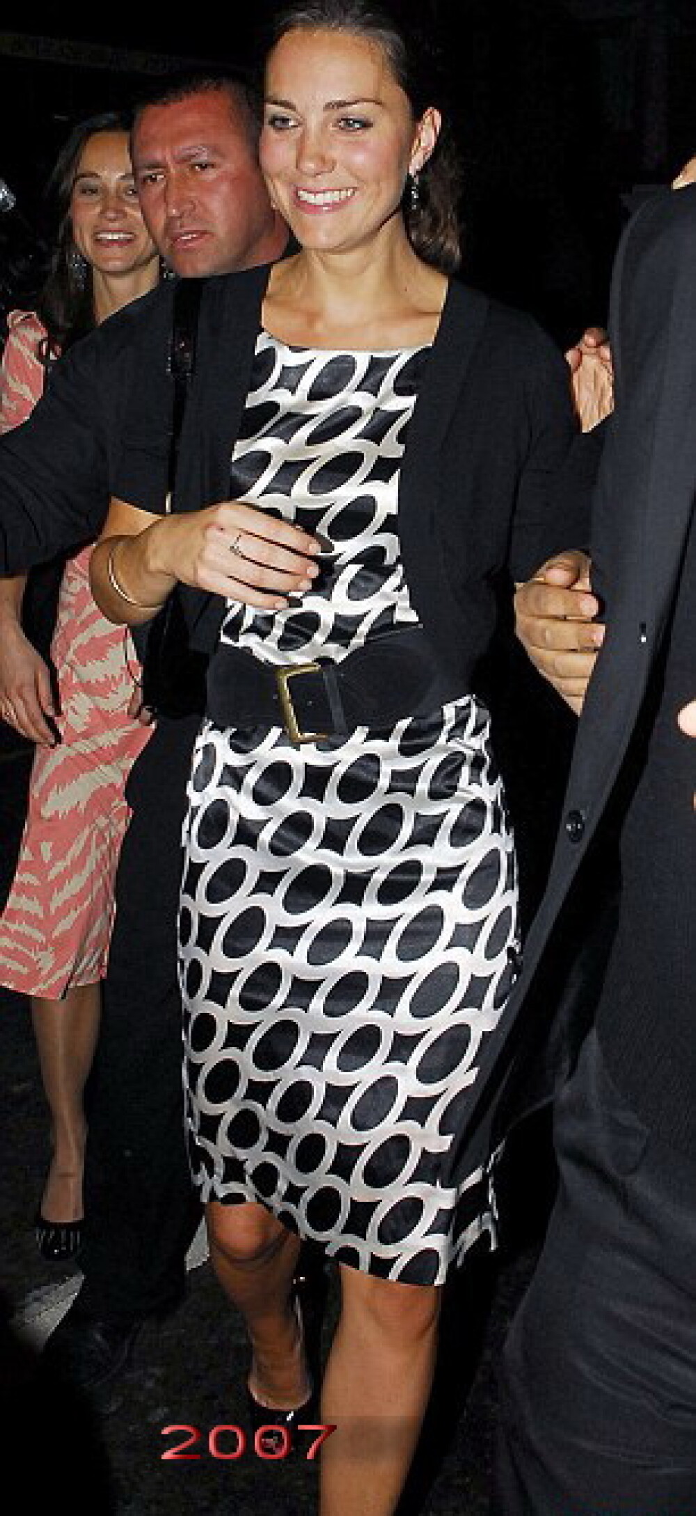 Ducesa de Cambridge a ramas o fata modesta. Surprinsa cu rochii vechi din 2007. FOTO - Imaginea 6