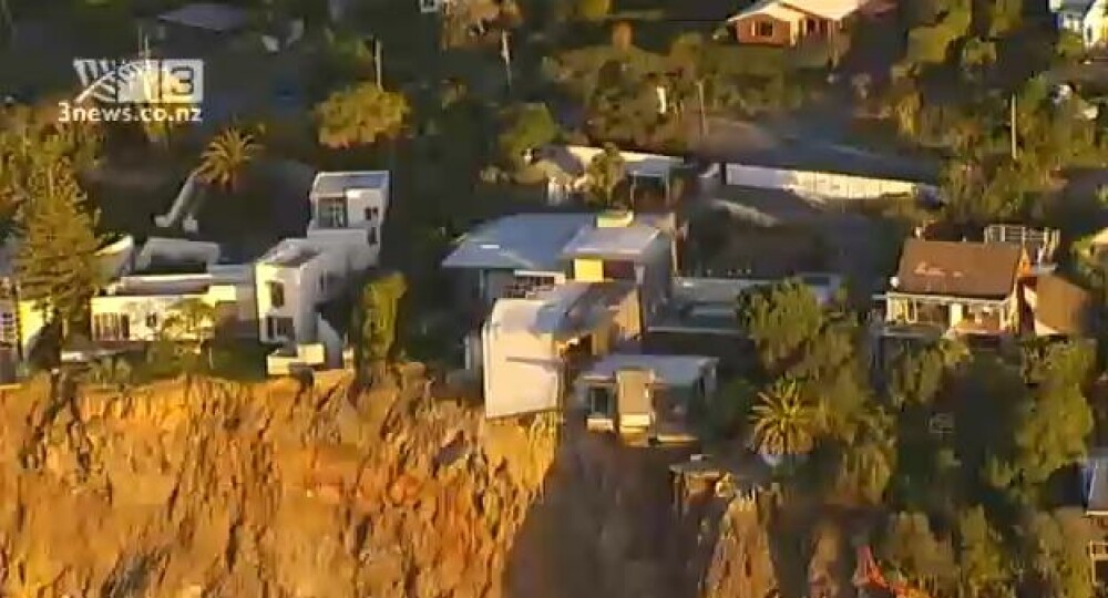 FOTO&VIDEO. Au cazut dealuri cu tot cu case. Efectele celui mai recent cutremur din Noua Zeelanda - Imaginea 9