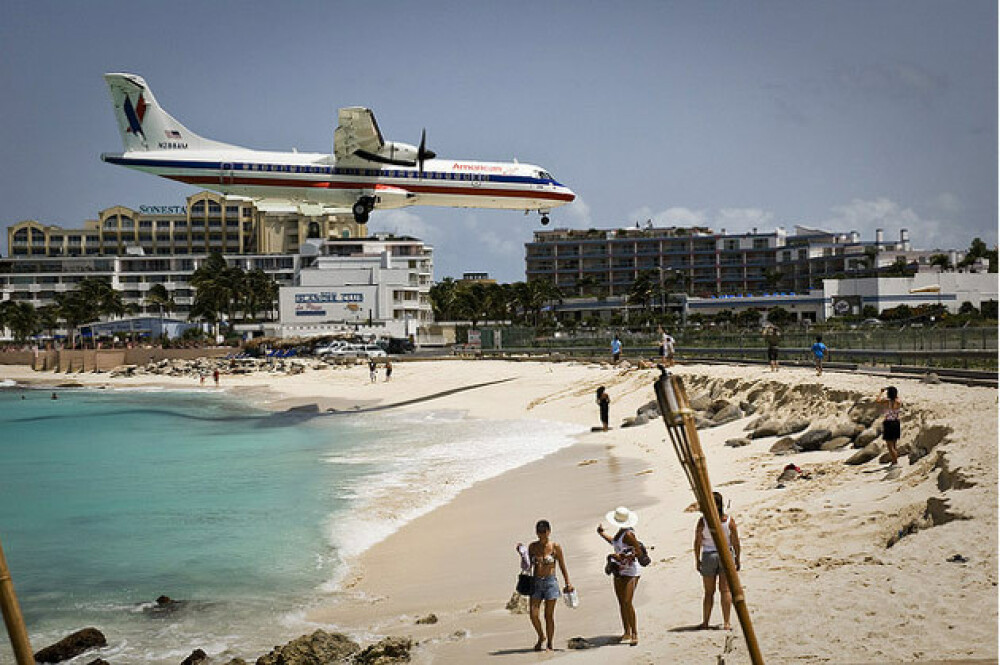 Crezi ca e Photoshop? Singura plaja din lume INTERZISA celor cu frica de avioane. GALERIE FOTO - Imaginea 8
