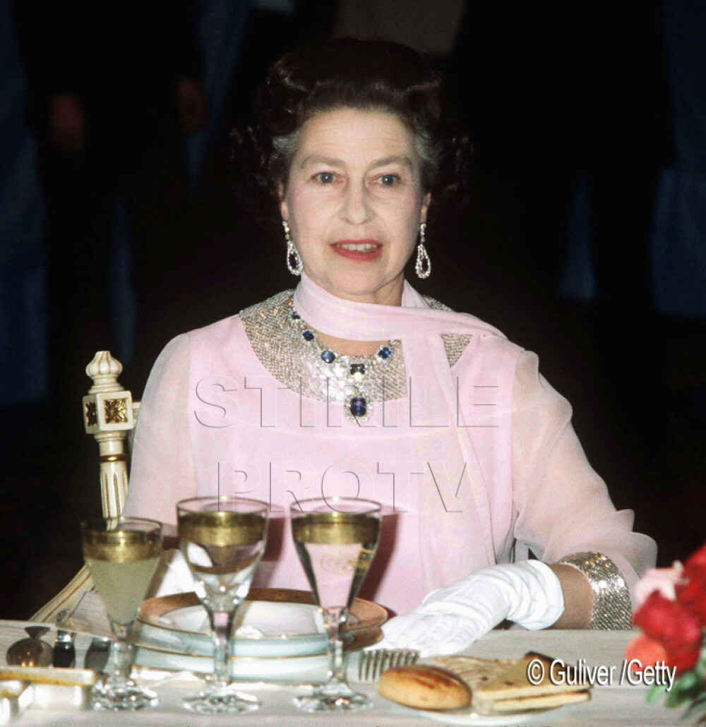 60 de ani in care coroana i-a definit viata. Transformarea in imagini a Reginei Elisabeta a II-a - Imaginea 3