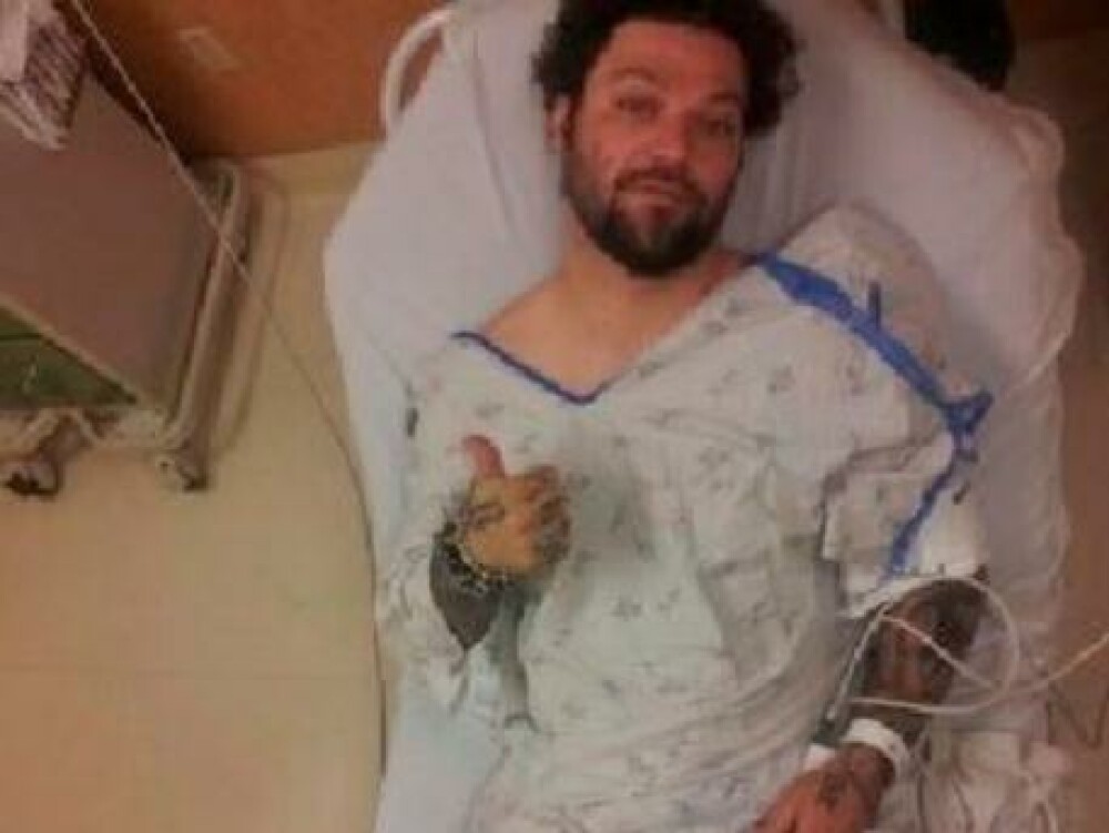 Bam Margera de la Jackass a ajuns in spital dupa ce cazut cu caiacul de la 30 de metri inaltime - Imaginea 1