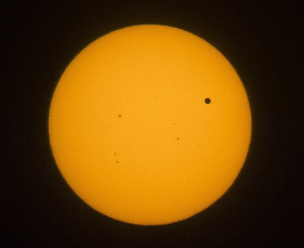 Spectacol de pe alta planeta. Venus a trecut prin fata Soarelui si a captivat Pamantul. GALERIE FOTO - Imaginea 5