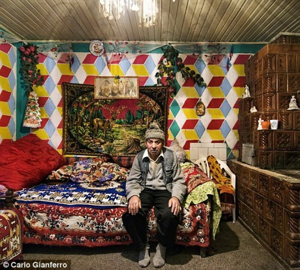 Imagini uimitoare din palatele romilor din Romania si Moldova, surprinse de un fotograf italian - Imaginea 17