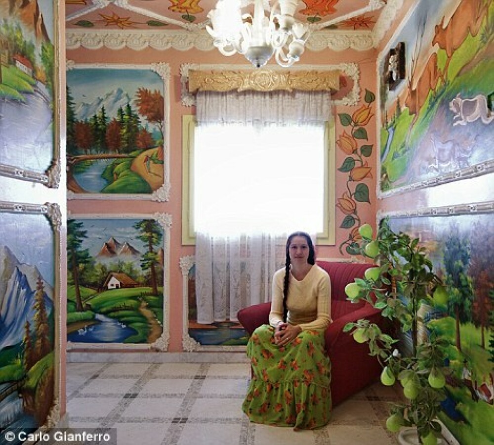 Imagini uimitoare din palatele romilor din Romania si Moldova, surprinse de un fotograf italian - Imaginea 11