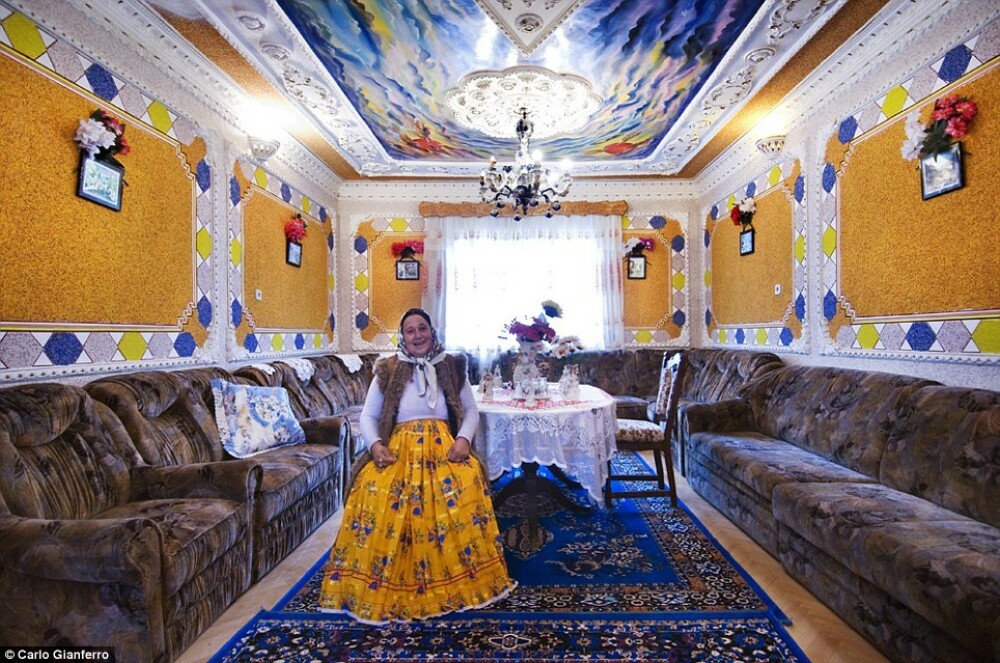 Imagini uimitoare din palatele romilor din Romania si Moldova, surprinse de un fotograf italian - Imaginea 3