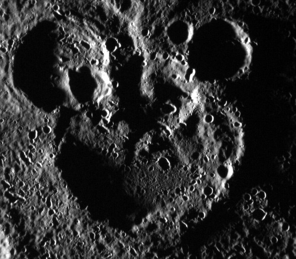 Silueta lui Mickey Mouse, descoperita de NASA pe suprafata planetei Mercur - Imaginea 1