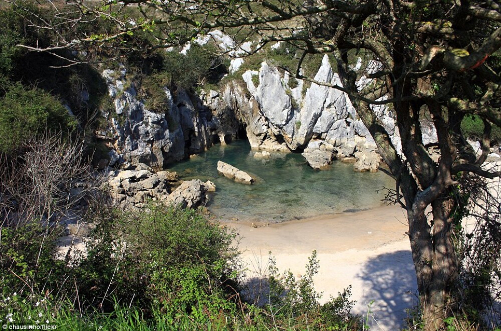 Paradisul ascuns din Spania. Plaja formata in milioane de ani, desi se afla in mijlocul dealurilor - Imaginea 5