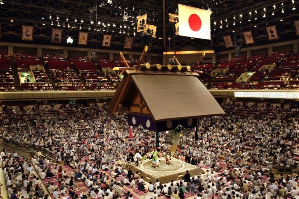 Imagini unice surprinse din lumea luptatorilor de sumo. Cum arata cand nu sunt in ring - Imaginea 6