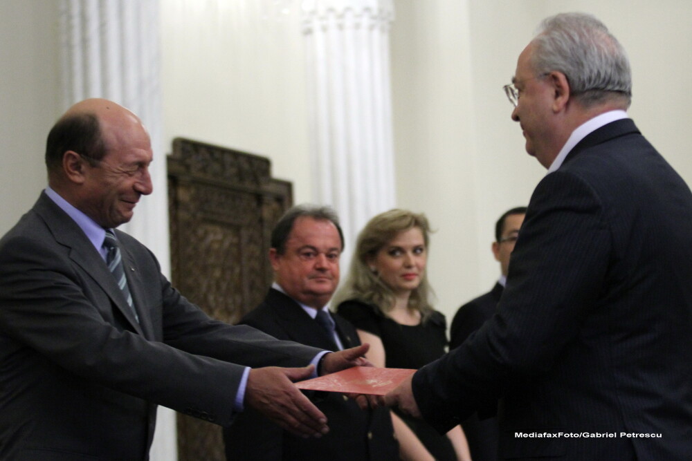 Hasotti a depus juramantul de investitura in functia de ministru al Culturii. Ce i-a spus Basescu - Imaginea 1