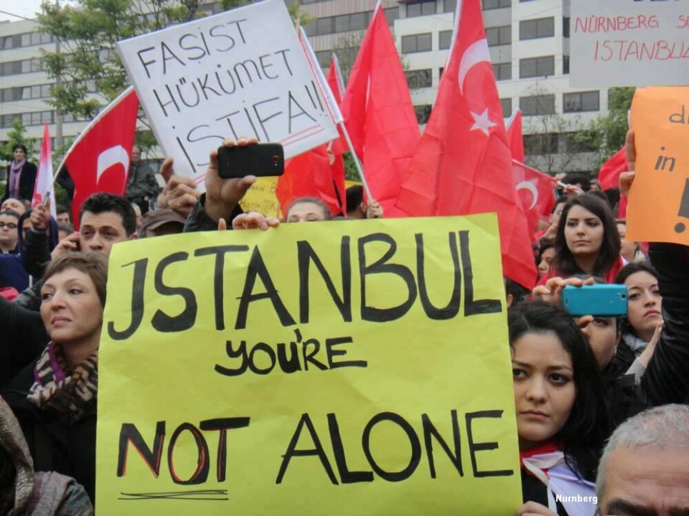 PROTESTE IN TURCIA. De ce e atat de criticat premierul Erdogan, desi a salvat economia tarii - Imaginea 23