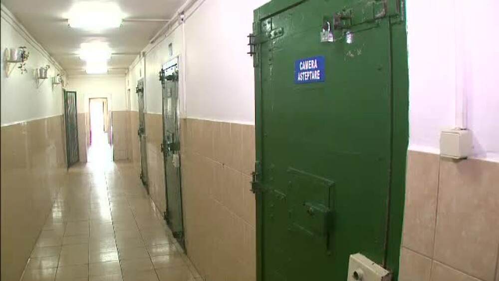 Cum arata celula din penitenciarul supraaglomerat in care Becali isi va petrece urmatorii doi ani - Imaginea 7