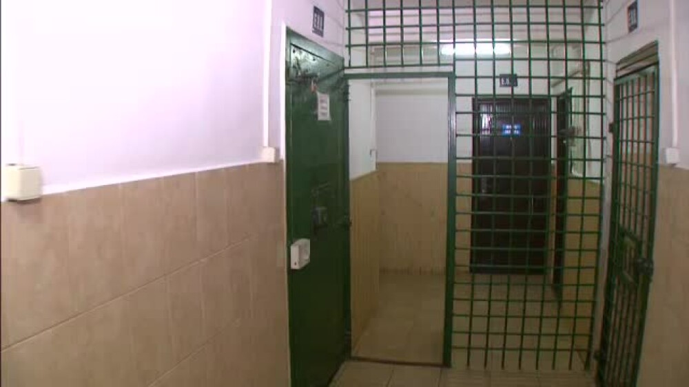 Cum arata celula din penitenciarul supraaglomerat in care Becali isi va petrece urmatorii doi ani - Imaginea 9