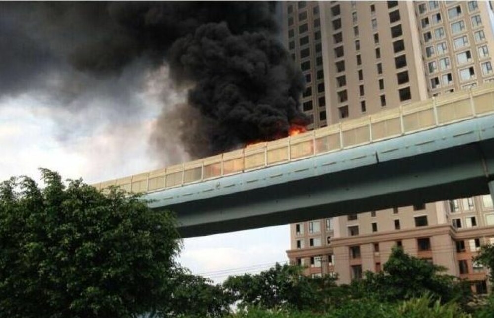 42 de morti dupa ce un autobuz a luat foc in China. Nu se cunosc cauzele izbucnirii incendiului - Imaginea 2