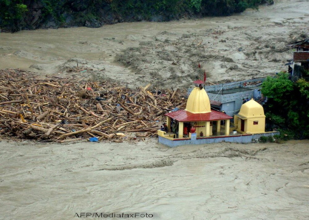 Imaginile musonului din India care a ucis 138 de persoane pana in prezent - Imaginea 5