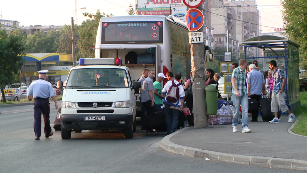 Accident cu doua autocare pline cu calatori, la Timisoara. GALERIE FOTO - Imaginea 6