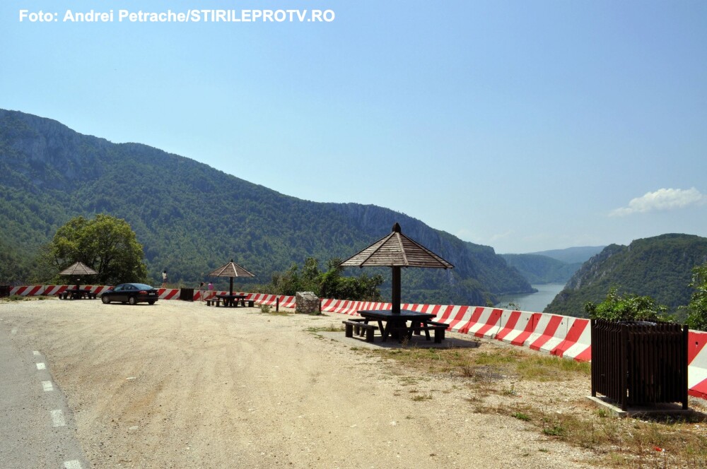 Turism pe serpentine si prapastii adanci. Cum arata un traseu montan in Muntenegru. GALERIE FOTO - Imaginea 5