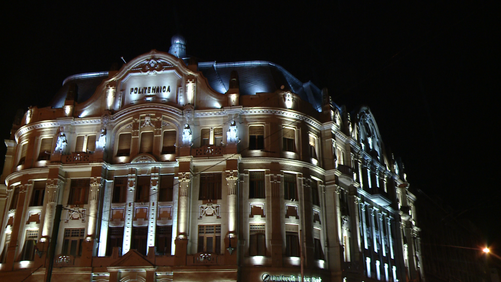 Palatul Lloyd din Piata Victoriei a fost iluminat arhitectural, printr-o sponsorizare. GALERIE FOTO - Imaginea 4