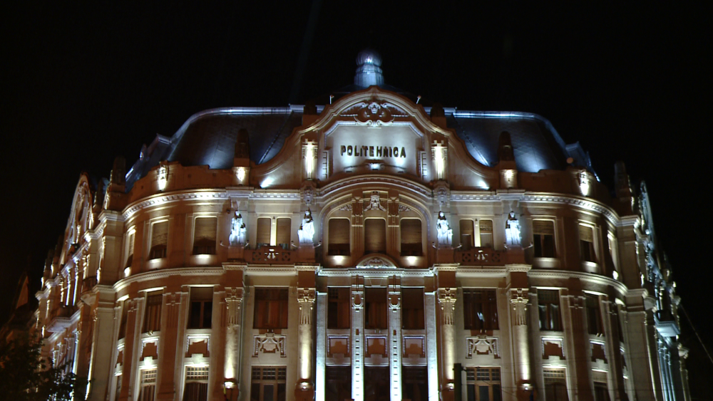 Palatul Lloyd din Piata Victoriei a fost iluminat arhitectural, printr-o sponsorizare. GALERIE FOTO - Imaginea 5