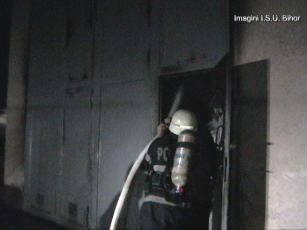 Pericol de explozie la un depozit din Oradea dupa ce un incendiu a izbucnit la o magazie - Imaginea 3