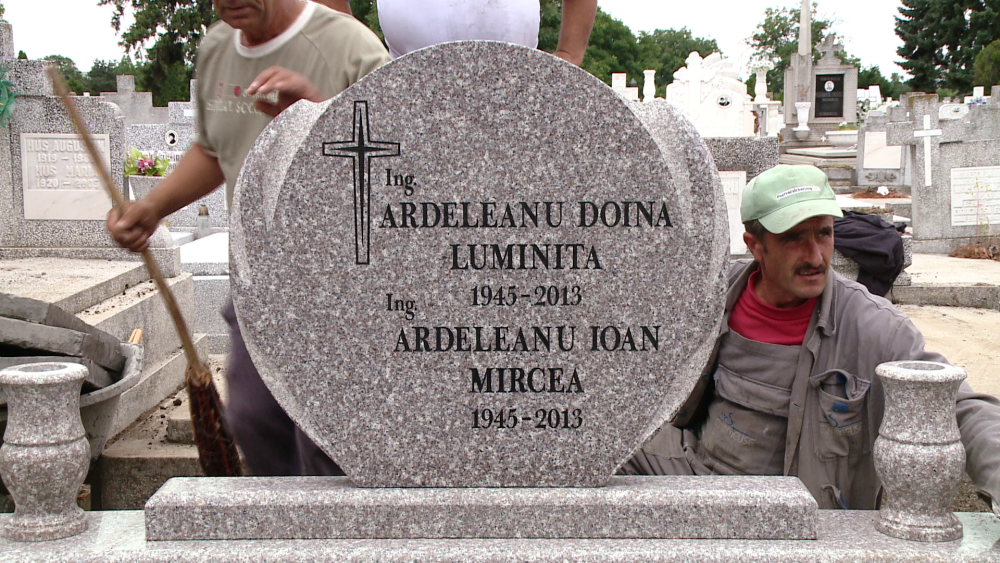 Cei doi soti din Timisoara care si-au pierdut viata in Muntenegru au fost astazi inmormantati. FOTO - Imaginea 1