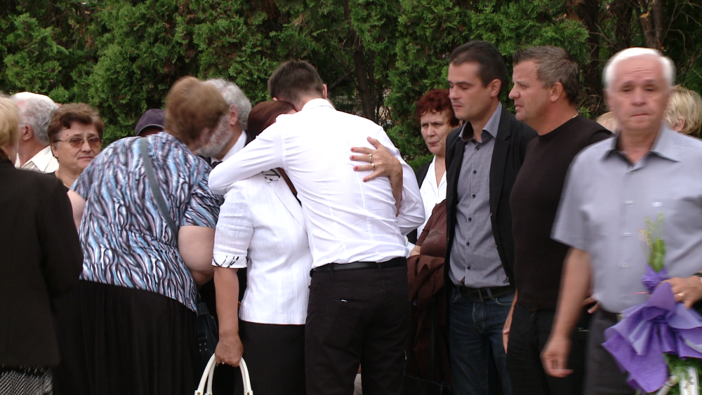 Cei doi soti din Timisoara care si-au pierdut viata in Muntenegru au fost astazi inmormantati. FOTO - Imaginea 13