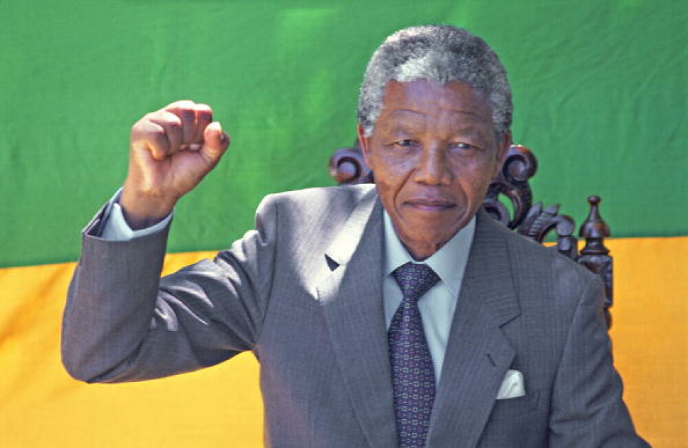 MANDELA DAY: Eroul anti-apartheid implineste azi 95 de ani. Viata sa in imagini - Imaginea 9