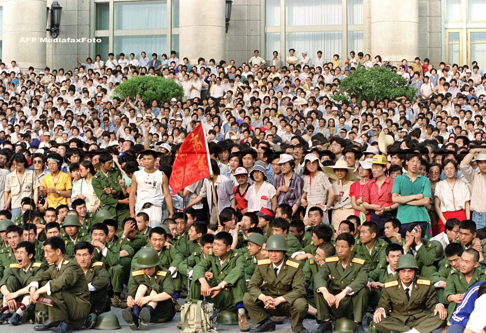 25 de ani de la masacrul din Piata Tiananmen. Lupta revolutionarilor chinezi, povestita de un fost protestatar: LIBERTATE! - Imaginea 4