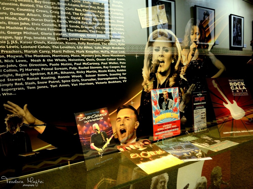 50 de ani de rock britanic. O lectie de istorie a muzicii si o expozitie FOTO impresionanta la Londra - Imaginea 10