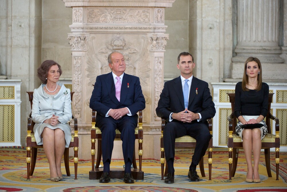 Regele a abdicat. Traiasca Regele! Portretul noului rege al Spaniei, Felipe al VI-lea - Imaginea 1