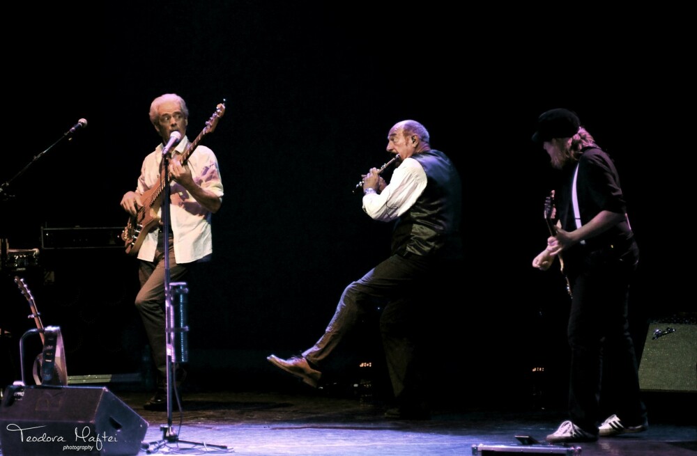 Ian Anderson (Jethro Tull) - Tinerete fara batranete si flautul fermecat pe acorduri de rock, jazz, blues si folk. FOTO - Imaginea 14