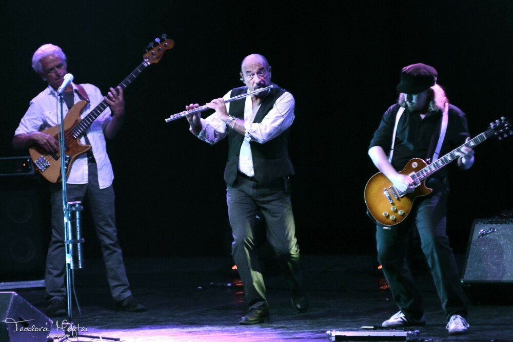 Ian Anderson (Jethro Tull) - Tinerete fara batranete si flautul fermecat pe acorduri de rock, jazz, blues si folk. FOTO - Imaginea 8