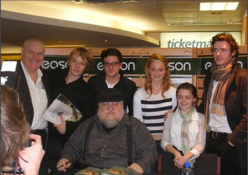 Actorii din Game of Thrones, in 2009, inainte de a deveni celebri. Personajul greu de recunoscut din fotografie - Imaginea 4