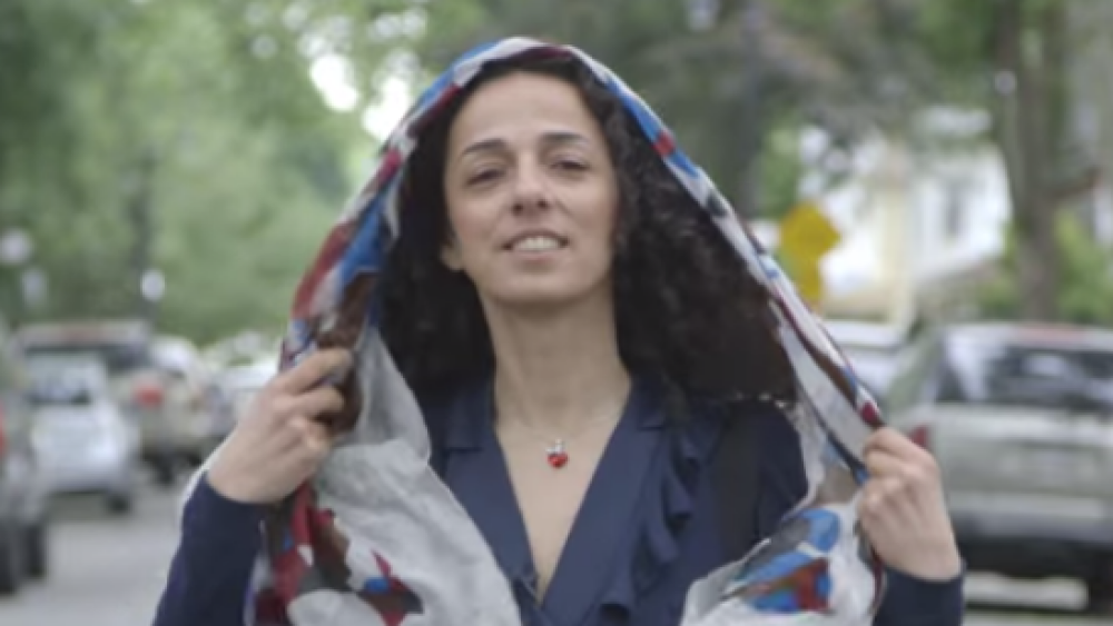 Campania unor femei din Iran care nu mai vor sa isi acopere capul: imaginea devenita simbolul unui protest unic - Imaginea 5
