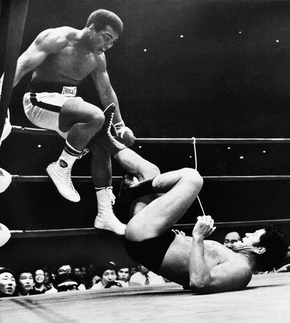 Muhammad Ali a murit. Viata si cariera celui mai bun boxer din istorie in 20 de imagini spectaculoase. GALERIE FOTO - Imaginea 19