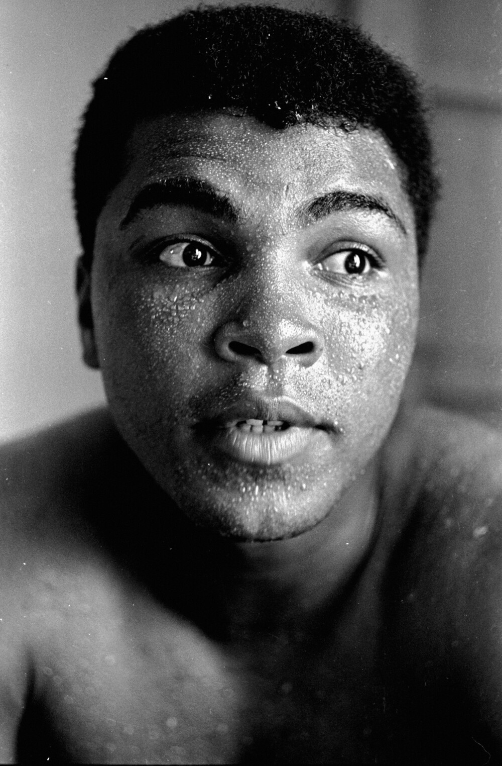 Muhammad Ali a murit. Viata si cariera celui mai bun boxer din istorie in 20 de imagini spectaculoase. GALERIE FOTO - Imaginea 20