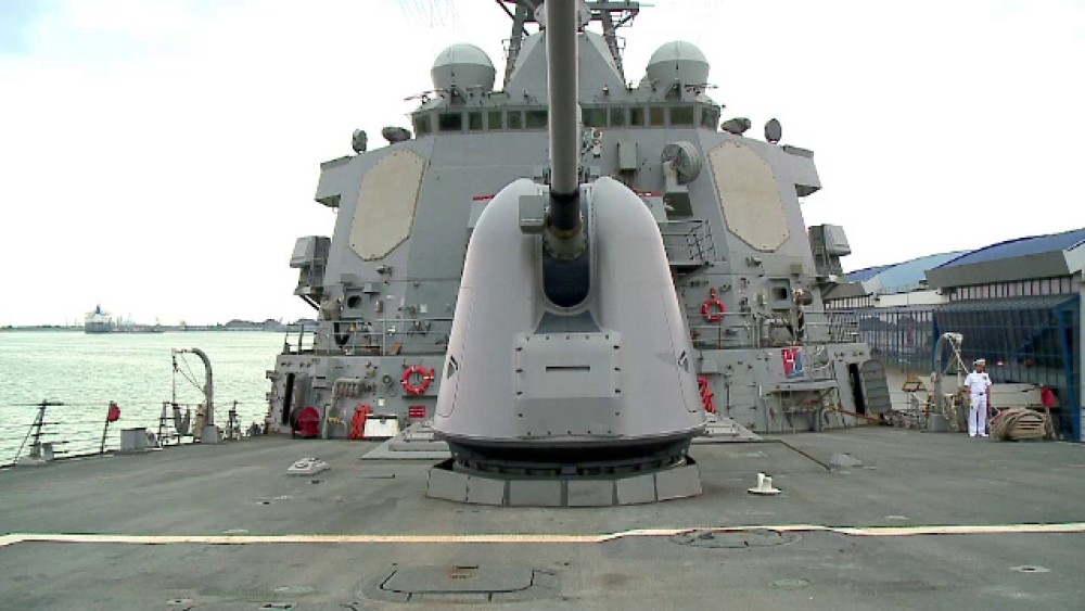 VIDEO si FOTO cu distrugatorul USS Porter, de unde s-a tras cu rachete in Siria. Nava americana a fost in Constanta, in 2016 - Imaginea 1