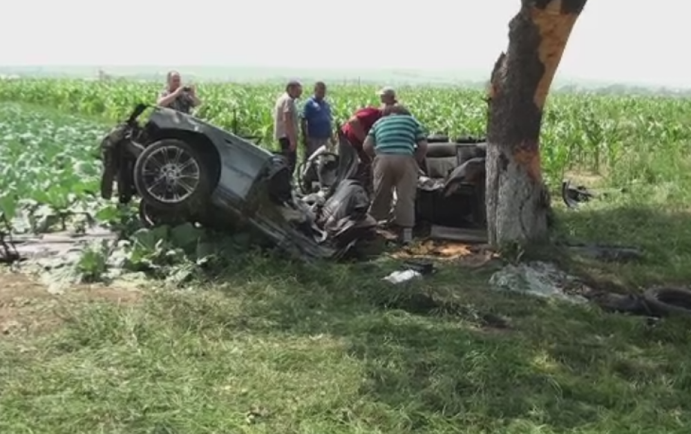 Masina cu volan pe dreapta l-a ucis pe un tanar din Suceava, care se grabea sa-si intalneasca iubita. Ce greseala a facut - Imaginea 1