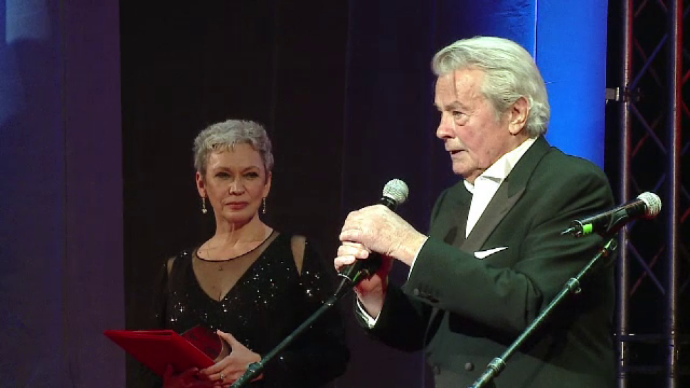 Alain Delon a murit. Actorul francez avea 88 de ani: ”S-a stins din viaţă în linişte în casa sa” - Imaginea 7