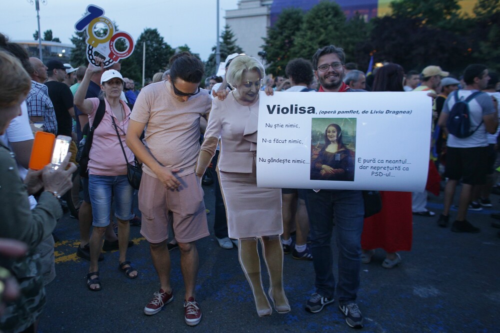Cele două Românii. GALERIE FOTO cu protestele din weekend: PSD contra #rezist - Imaginea 14