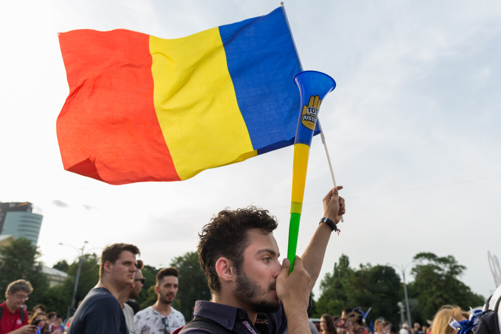 Cele două Românii. GALERIE FOTO cu protestele din weekend: PSD contra #rezist - Imaginea 19