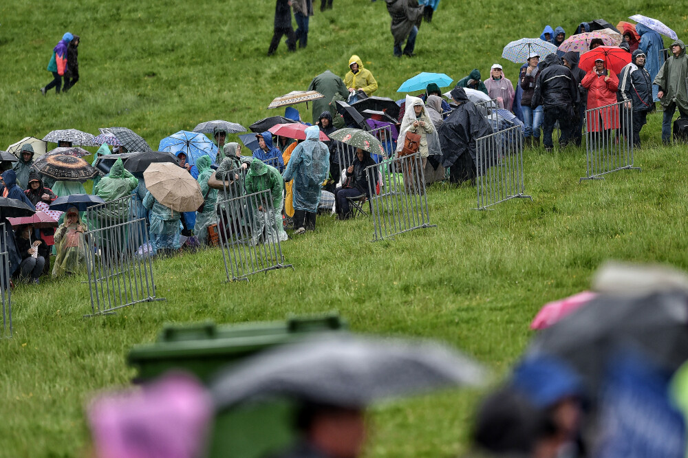 Papa Francisc în România. 150.000 de pelerini au fost alături de Papă, la Iași, în a doua zi a vizitei. VIDEO - Imaginea 6