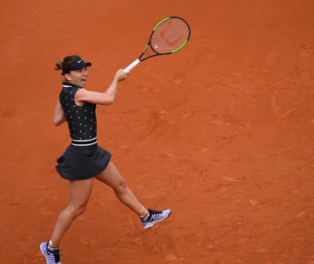 Simona Halep, în sferturi la Roland Garros. Românca a trecut de Iga Swiatek, scor 6-1, 6-0 - Imaginea 2